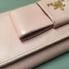 PRADA財布リボン_施工前
