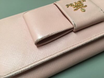 PRADA財布リボン_施工前