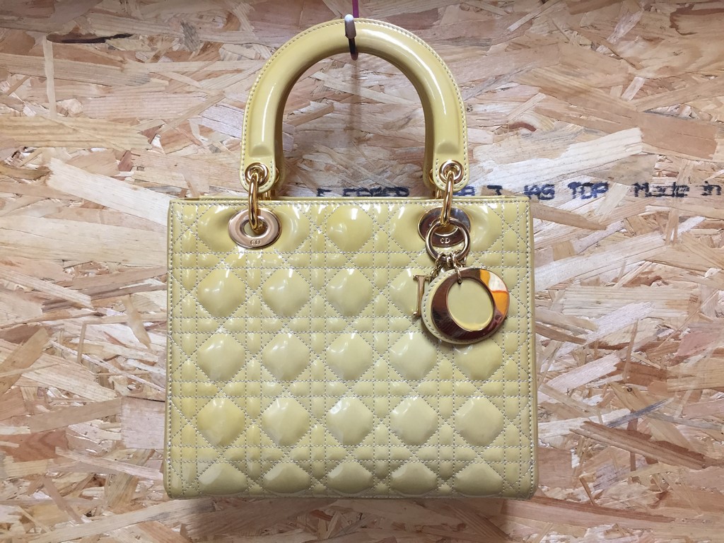 Dior】エナメルバッグの黄ばみ・変色修理 - 革生活