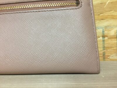 サフィアーノの財布表面