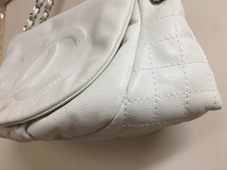 CHANELバッグ黒ずみ修理前