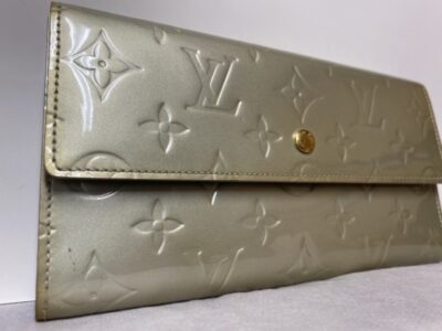 ヴェルニ財布修理前2