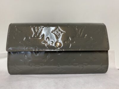 ヴェルニ財布修理後1