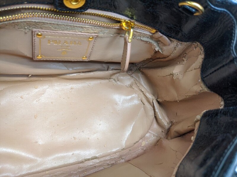 PRADAバッグの内側‗修理前１