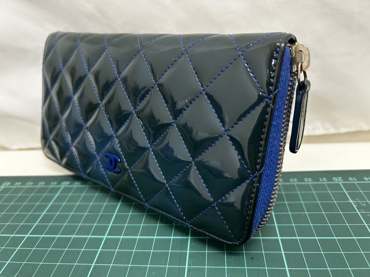 シャネル_マトラッセ_財布_正面右_修理前