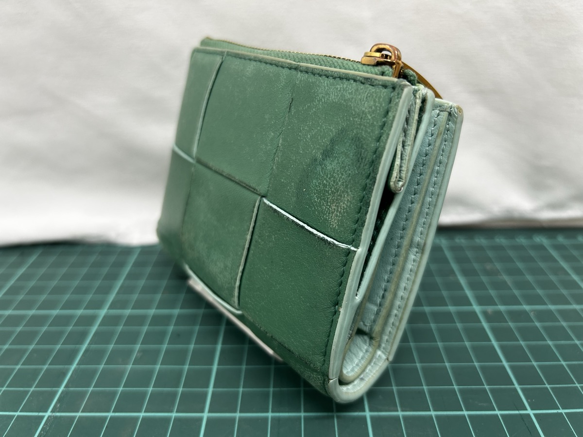 ボッテガ_イントレチャート_財布_正面右_修理前