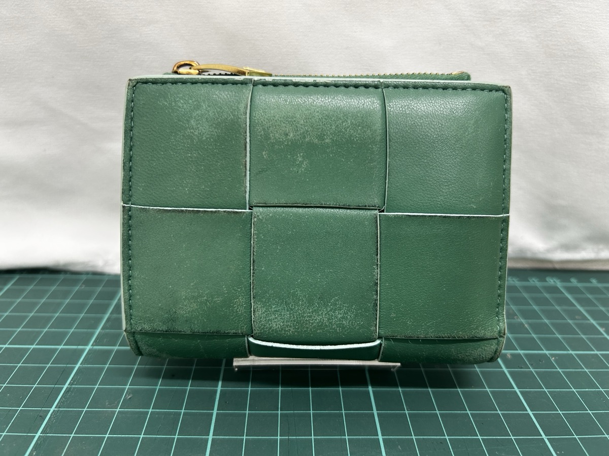 ボッテガ_イントレチャート_財布_修理前の状態