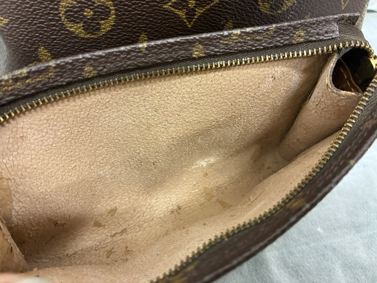 ルイヴィトン_モノグラム_バケット_修理前_ポーチ内側２