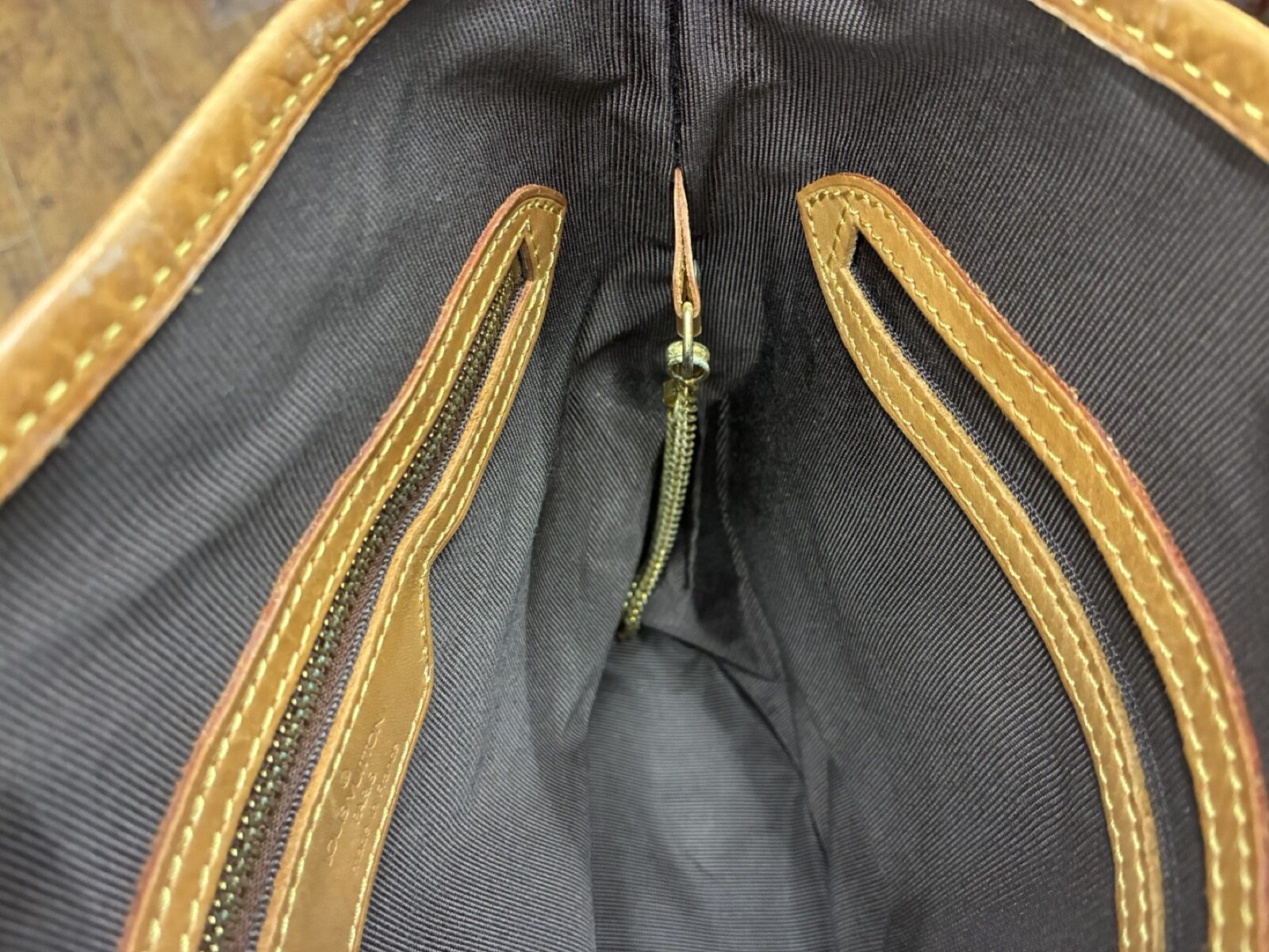 ルイヴィトン_モノグラム_バケット_修理後_内側マチ側２