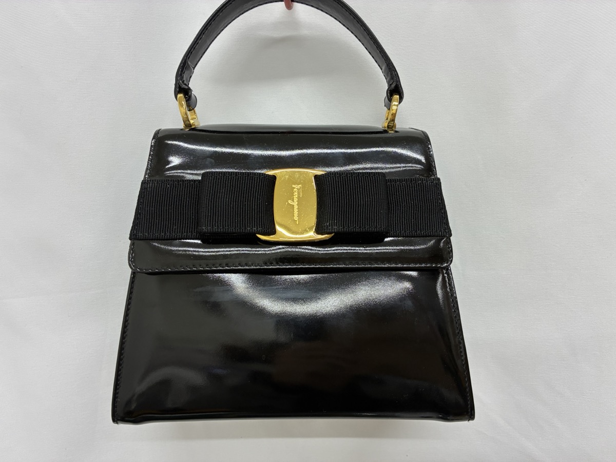 フェラガモ_エナメルバッグ_修理前_正面