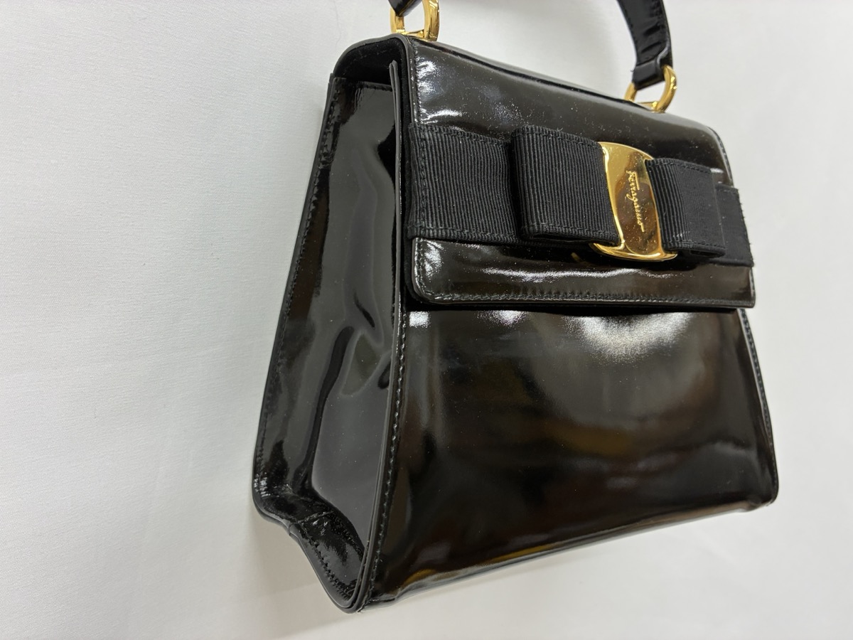 フェラガモ_エナメルバッグ_修理前_正面左