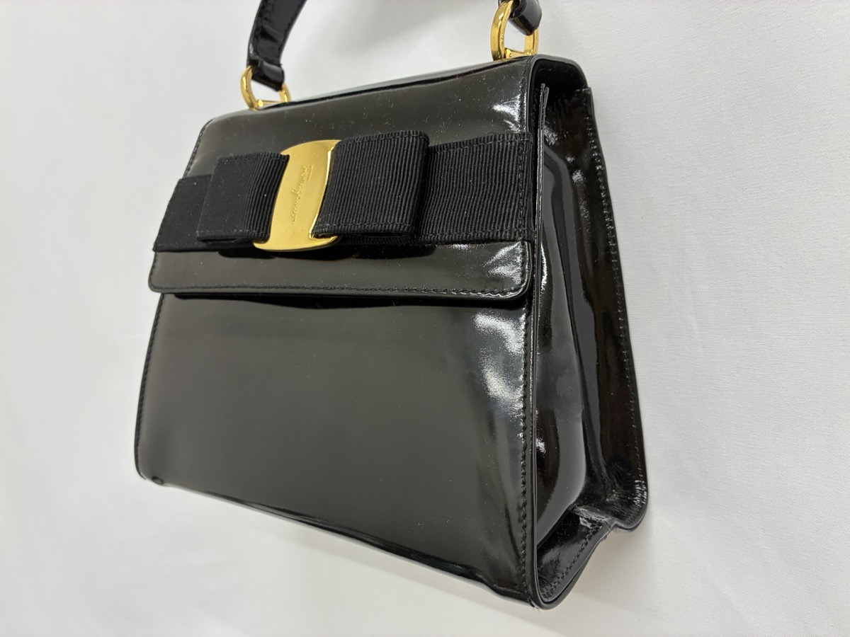 フェラガモ_エナメルバッグ_修理前_正面右