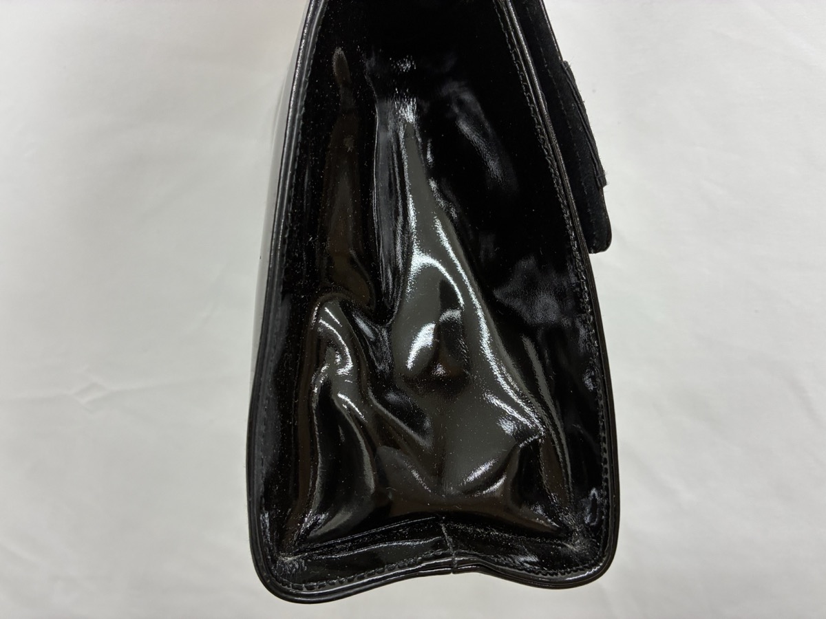 フェラガモ_エナメルバッグ_修理前_サイド