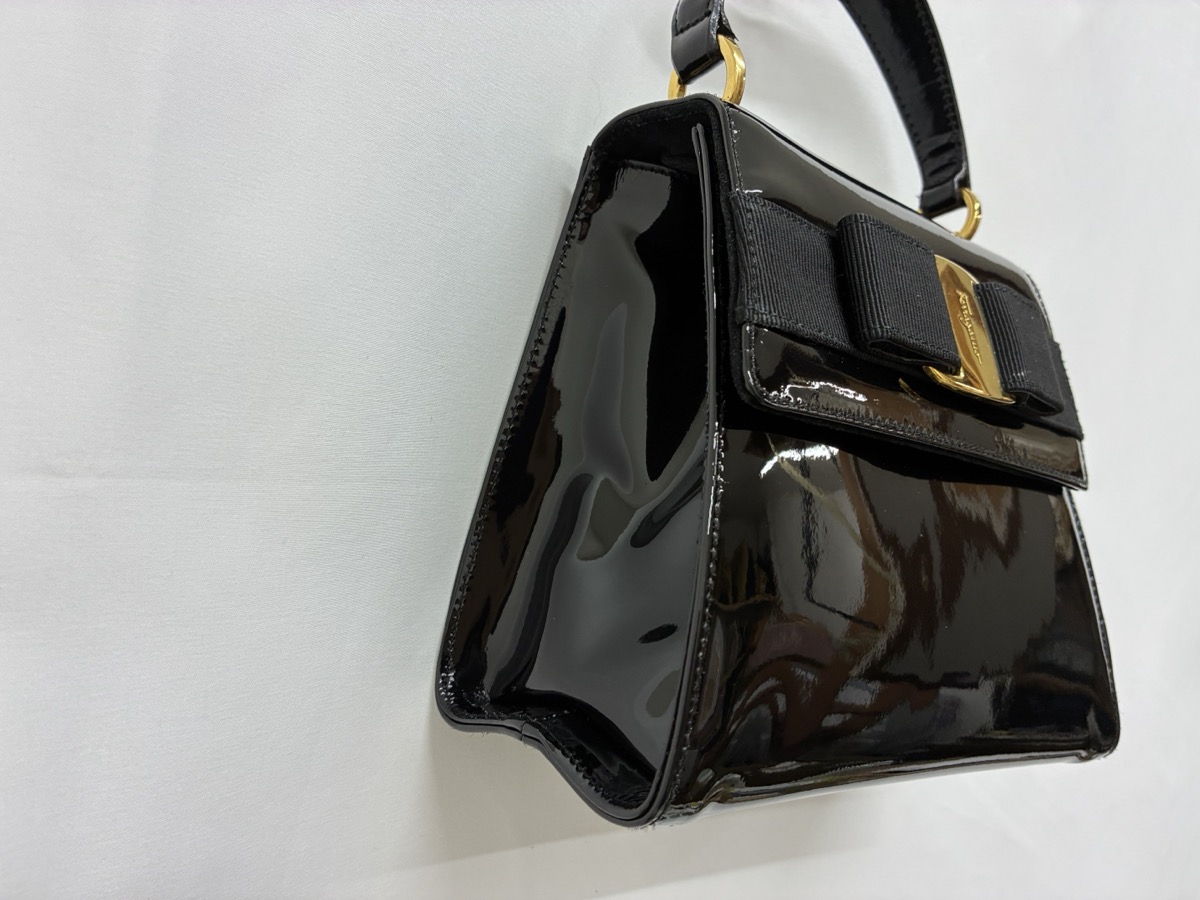 フェラガモ_エナメルバッグ_修理後_正面左