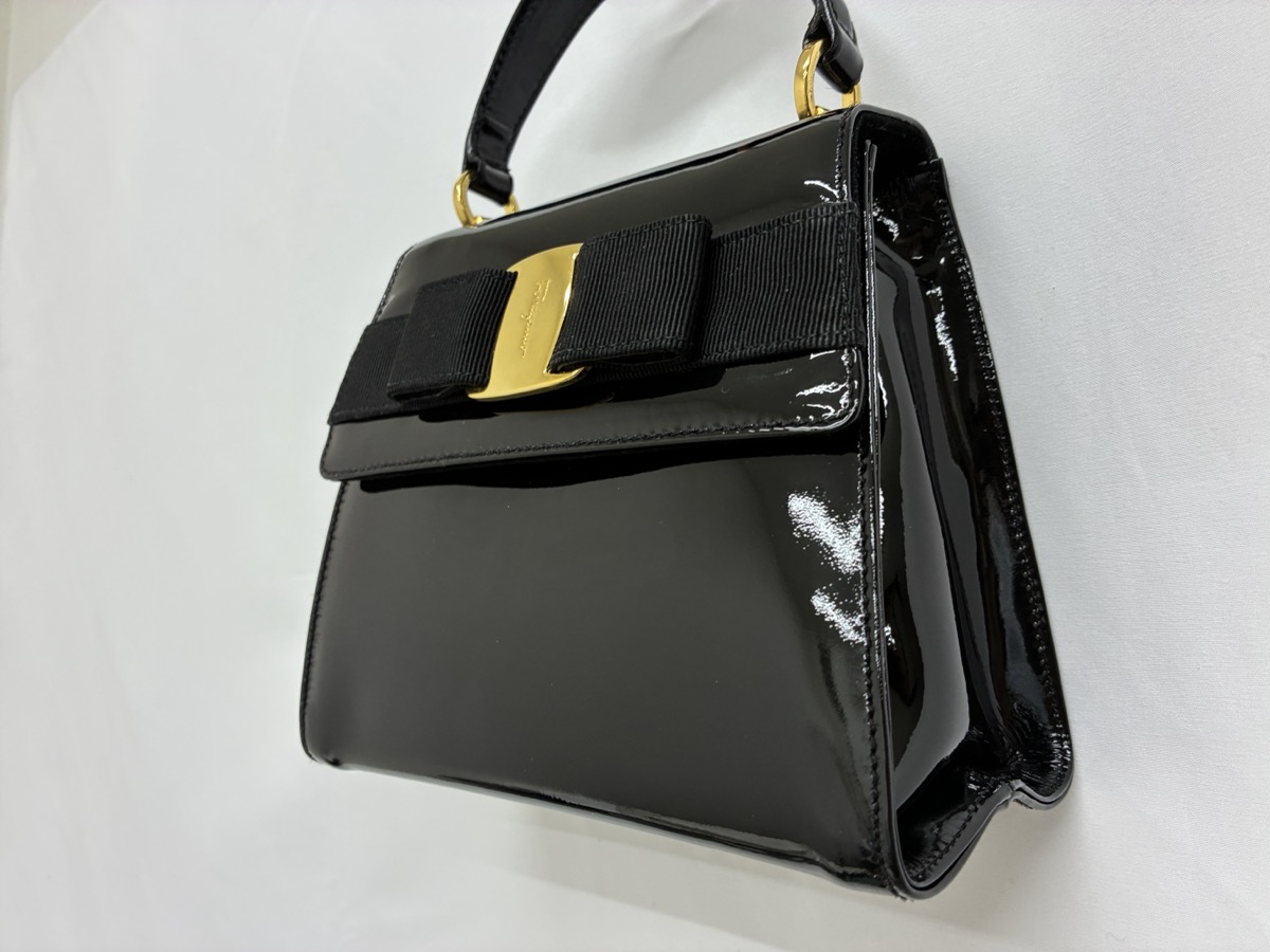 フェラガモ_エナメルバッグ_修理後_正面右