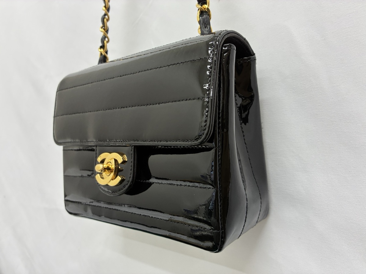 シャネル_マトラッセ_エナメル_修理後_正面右