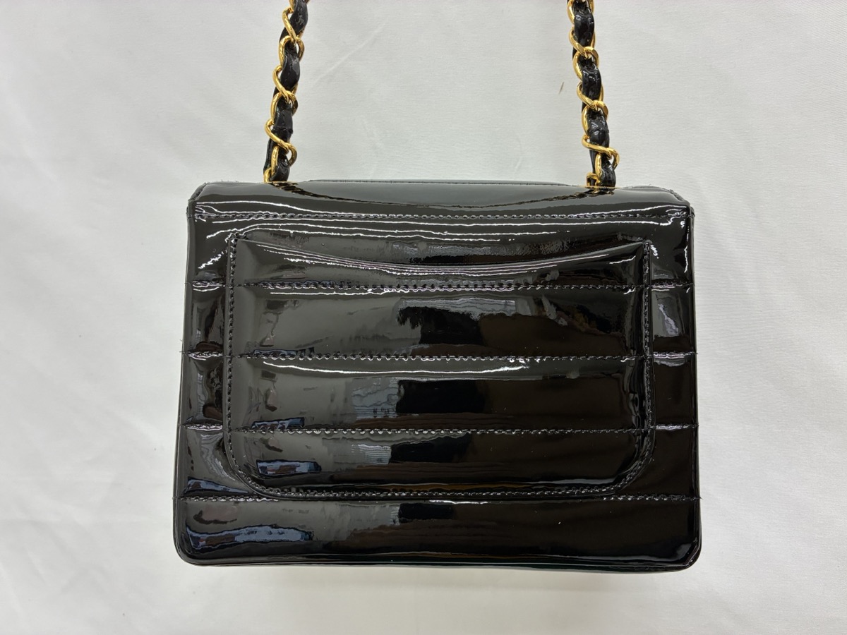 シャネル_マトラッセ_エナメル_修理後_背面