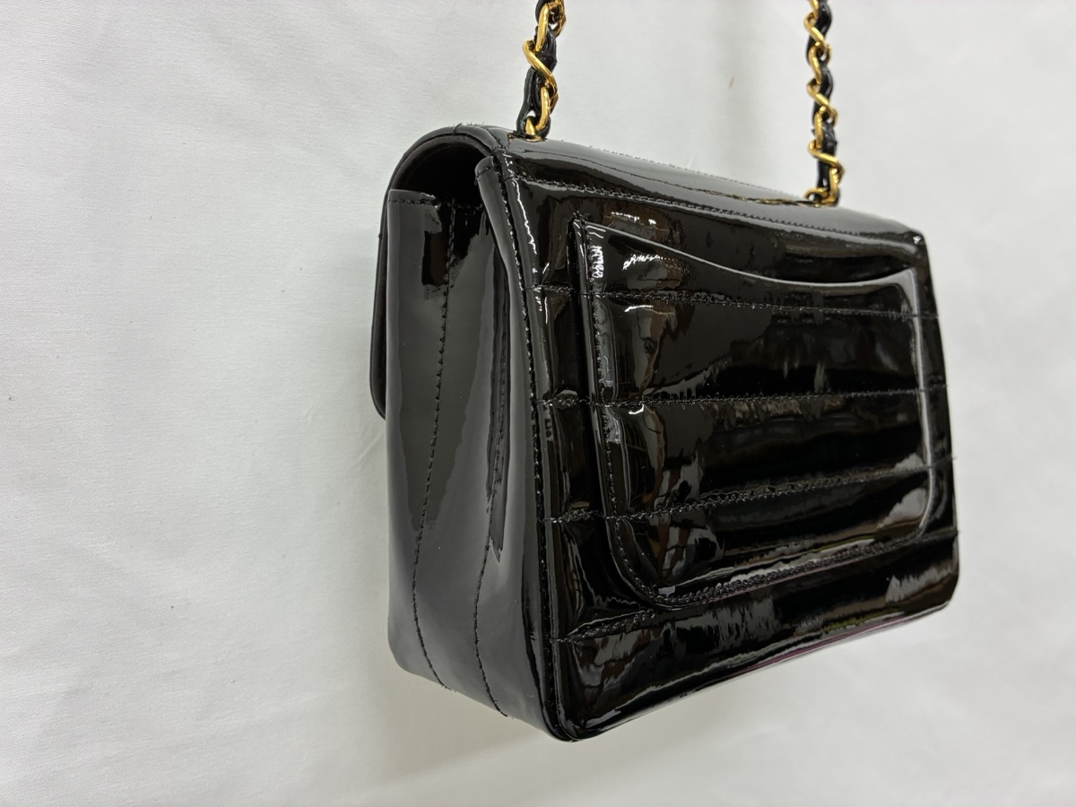 シャネル_マトラッセ_エナメル_修理後_背面左