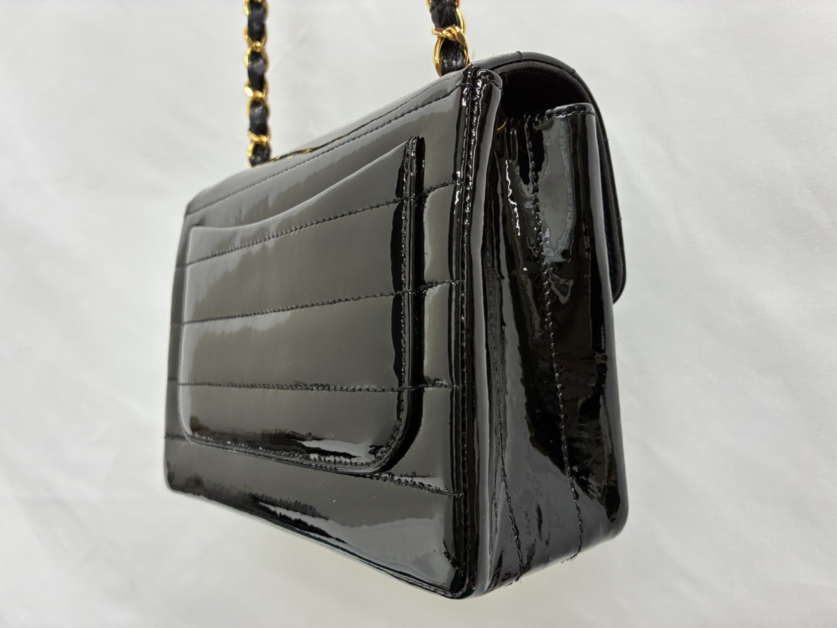 シャネル_マトラッセ_エナメル_修理後_背面右