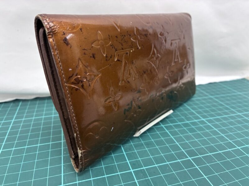 ヴェルニ_長財布_背面左_修理前